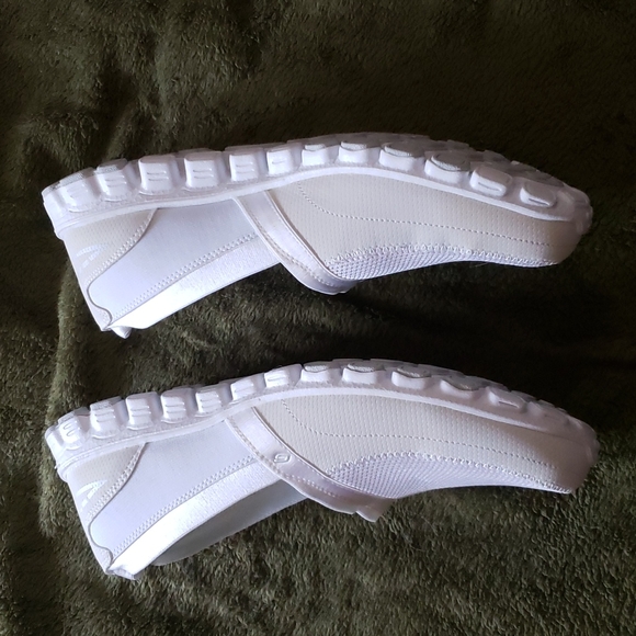 Skechers Shoes - Picture 4 of 6